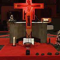 Kreuz in der neuen Kirche Lahr